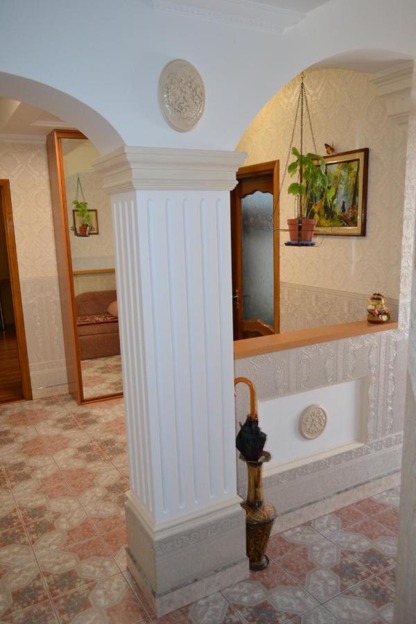 Executive Suite In The Centre Ternopil Bagian luar foto