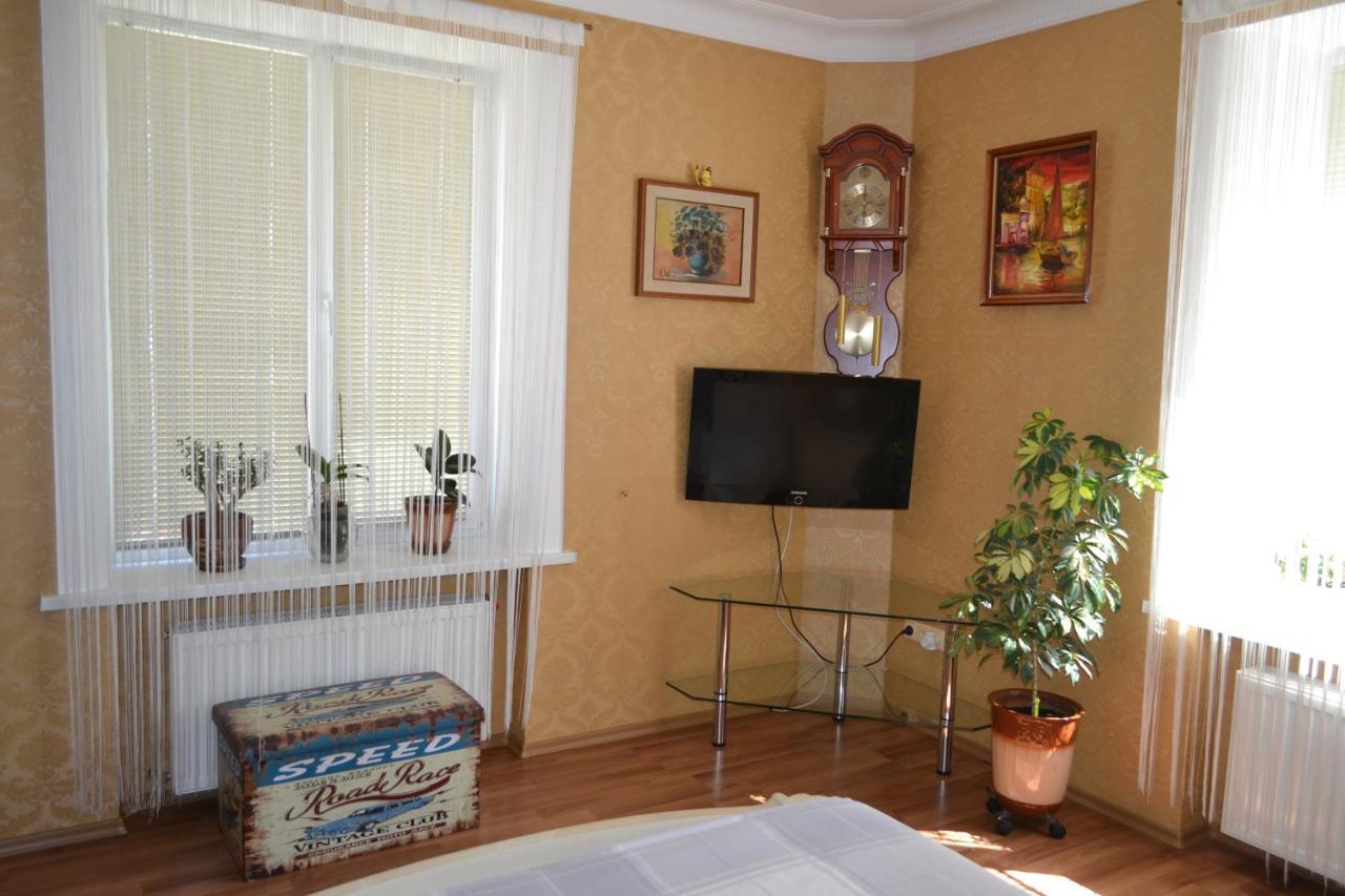 Executive Suite In The Centre Ternopil Bagian luar foto