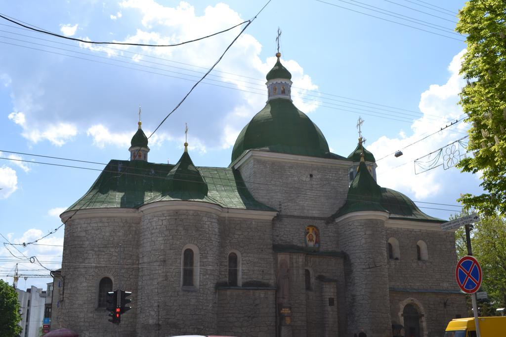 Executive Suite In The Centre Ternopil Bagian luar foto